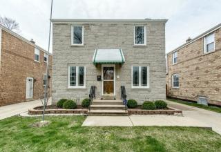 5050 Neenah Ave, Chicago IL  60656-3727 exterior