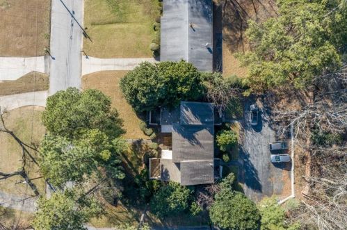 1152 Lynmoor Dr, Atlanta GA 30319-4126 exterior