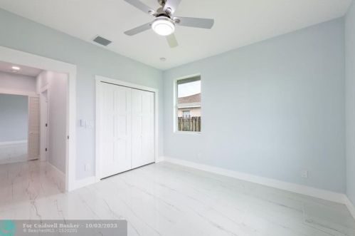 2470 Webster Ln, Fort Pierce FL 34953-5751 exterior