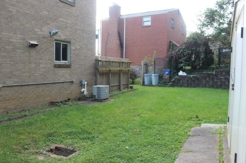 4936 Aspen St, Pittsburgh PA 15122-1235 exterior