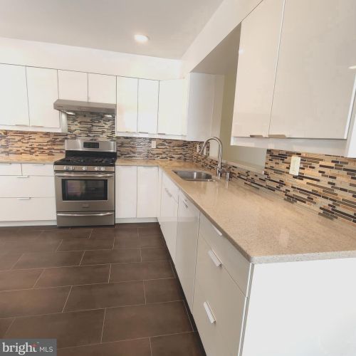 10662 Pine Haven Ter, Rockville MD  20852-3439 exterior