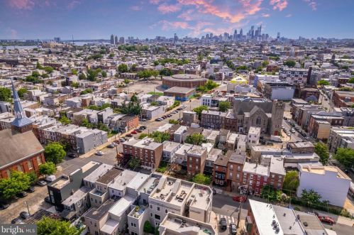 2123 Cumberland St, Philadelphia PA 19125-1718 exterior