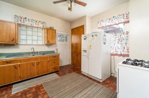 5420 Avondale Pl, Pittsburgh PA 15206-1402 exterior