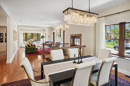 2955 Sunnyside Ave, Chicago IL 60630-3923 exterior