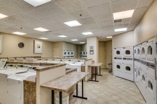 3660 Lake Shore Dr, Chicago IL  60613-5300 exterior