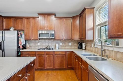 2077 Hatteras Way, Atlanta GA 30318-1085 exterior