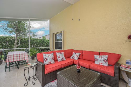 307 Breezy Pt Loop, Fort Pierce FL 34986-2668 exterior