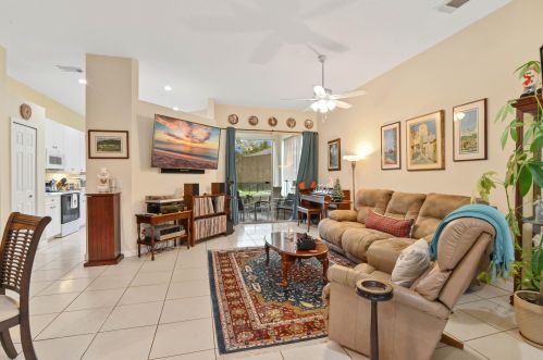 540 New Castle Cv, Fort Pierce FL 34986-3406 exterior