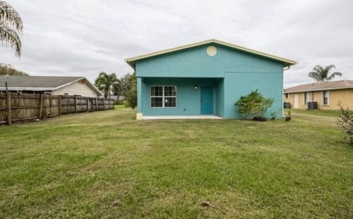 735 Curtis St, Fort Pierce FL 34983-1934 exterior