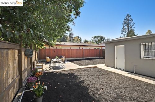 2238 Russell St, Berkeley CA 94705-2333 exterior