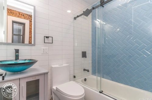 555 137th St, Bronx NY  10451-4225 exterior