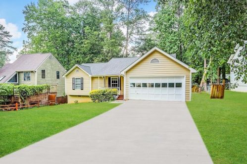 4300 Cary Dr, Lithonia GA  30039-6508 exterior