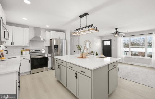 2202 Arden Dr, Fallston MD 21047-1402 exterior