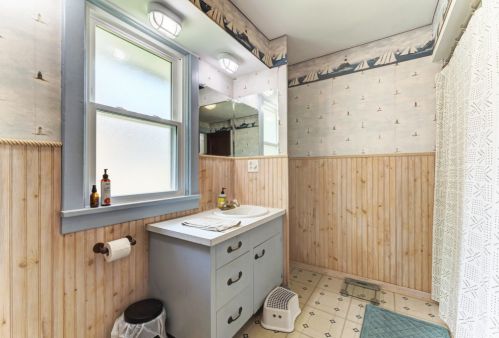 807 Caton Ave, Joliet IL 60435-5704 exterior