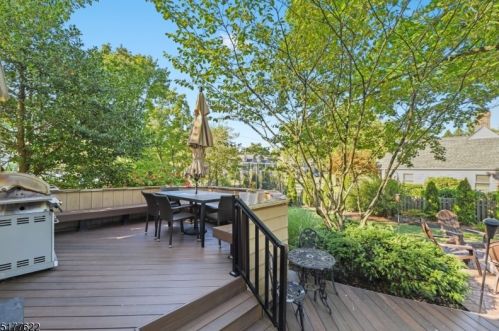 1545 Martine Ave, Scotch Plains NJ 07076-2901 exterior