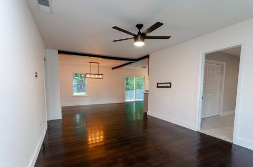 9706 Cottle Dr, Austin TX  78753-4304 exterior