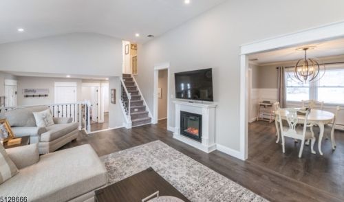 30 Stratfordshire Dr, Wantage NJ  07461-4223 exterior