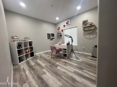 226 King Rd, Tucson AZ 85705-3217 exterior