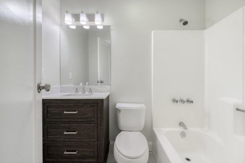 7058 Oakhill Cir, Austell GA 30168-6856 exterior