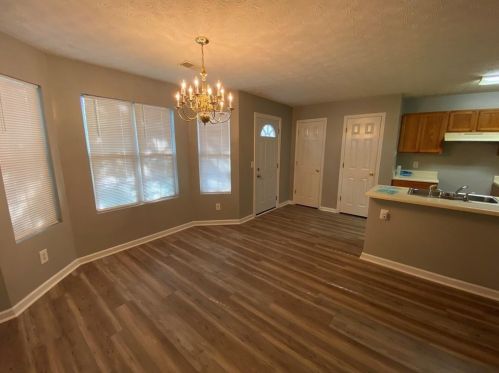 5760 Strathmoor Mnr Cir, Lithonia GA 30058-2619 exterior