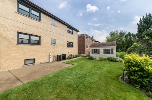 4558 Maria Ct, Chicago IL 60656-4255 exterior