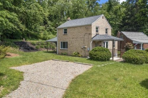 636 Pennwood Dr, Pittsburgh PA 15235-4319 exterior