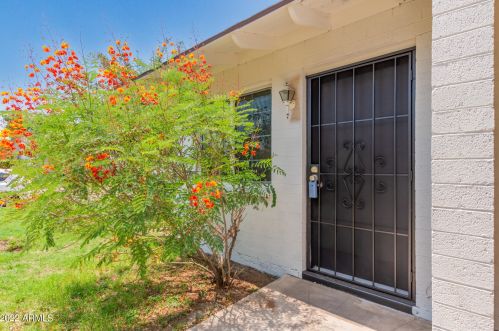 6107 12 Pl, Phoenix AZ 85014-6707 exterior