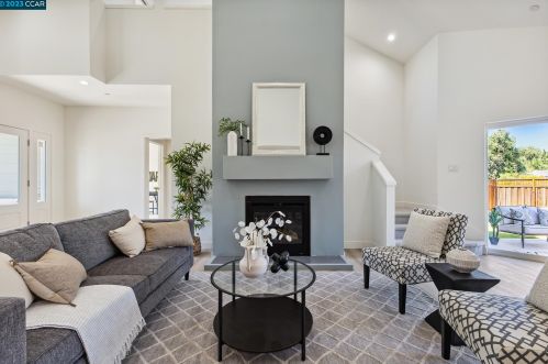 1711 Berrywood Dr, Concord CA 94521-2142 exterior