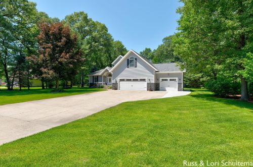 271 Towering Oaks Cir, Meskegon, MI 49442-8443