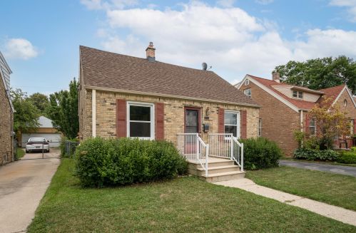 214 80th St, Milwaukee WI  53214-1419 exterior