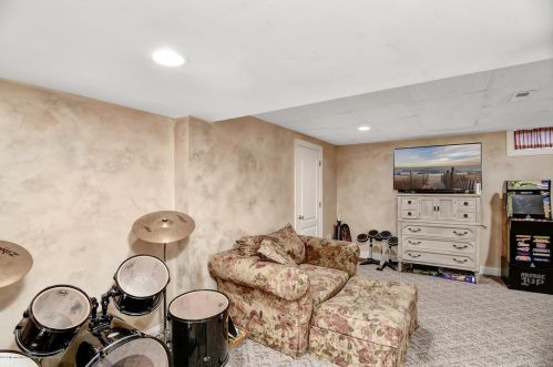 563 Constitution Dr, Jackson Twp NJ 08527-4331 exterior