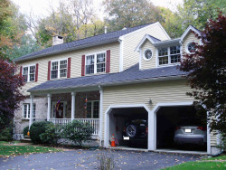 48 Woodward St, Newton, MA 02461-1512