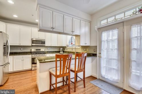 337 Fayette St, Alexandria VA 22314-2201 exterior