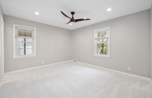 125 Montclaire Ave, Milwaukee WI 53217-4438 exterior