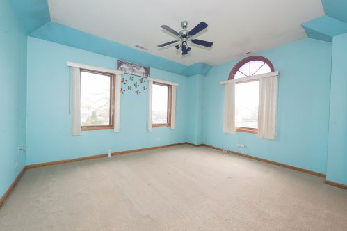 8236 Ainslie St, Chicago IL 60706-3067 exterior