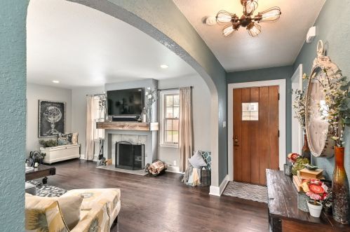 3439 45th St, Milwaukee, WI 53216-3328