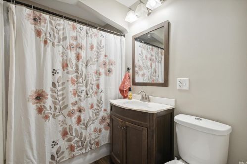 3627 Vistula Rd, Mishawaka IN 46544-4055 exterior