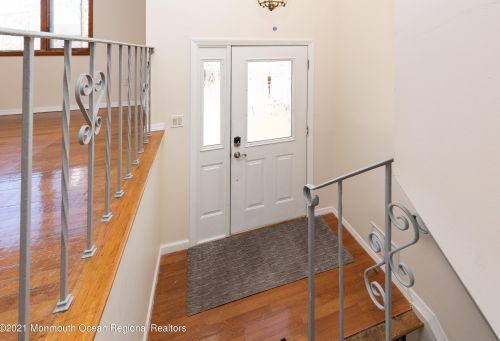 12 Crk Rd, Hazlet NJ 07730-2205 exterior