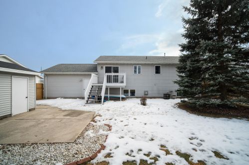 4144 Ray St, Manitowoc WI 54220-4729 exterior