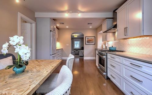 49 Lenox Ave, Milford CT 06460-5044 exterior