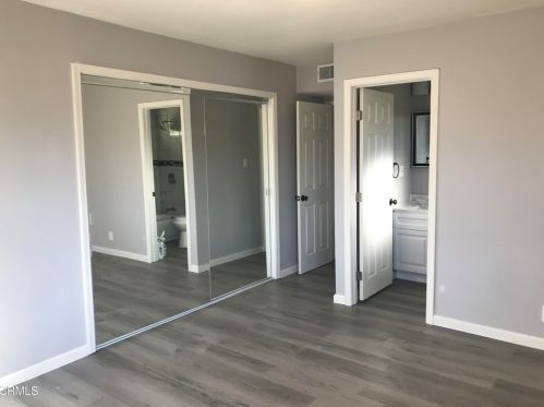 1302 Palm Dr, Oxnard CA 93030-4836 exterior