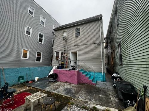 268 9th Ave, Paterson NJ 07514-1549 exterior