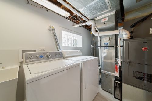 5600 Rutherford Ave, Chicago IL 60638-3247 exterior