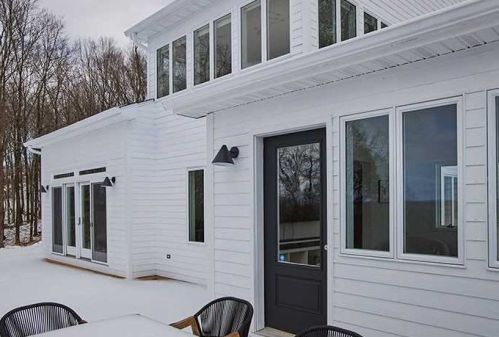 20 Old Post Rd, Red Hook NY 12571-2219 exterior