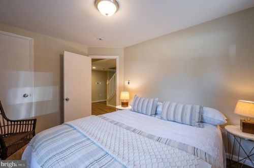 303 Raymond Ave, Alexandria VA 22301-1038 exterior