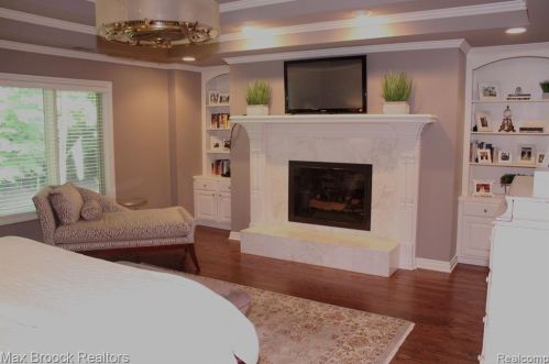 3586 Walnut Brk Dr, Rochester MI 48309-4065 exterior