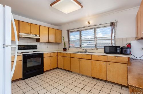 1108 Gulick Ave, Honolulu HI 96819-4203 exterior