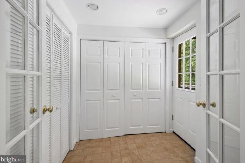 1111 Fallsmead Way, Rockville MD 20854-5549 exterior