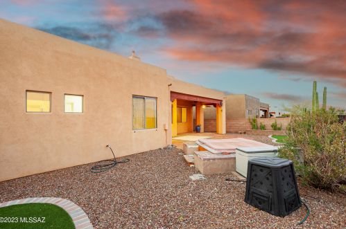 8154 Painted Feather Dr, Tucson AZ  85743-7418 exterior