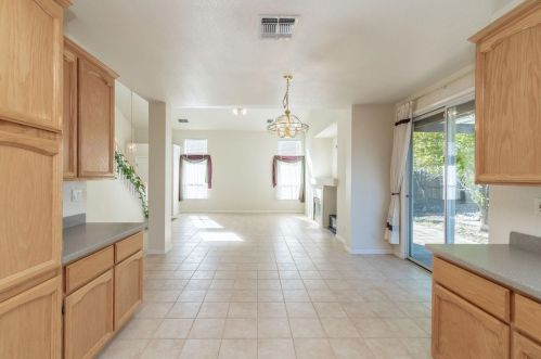 1375 Kerslake Cir, Folsom CA 95630-8460 exterior